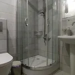 Asterias Maisonette & Prázdninový dům Karianí