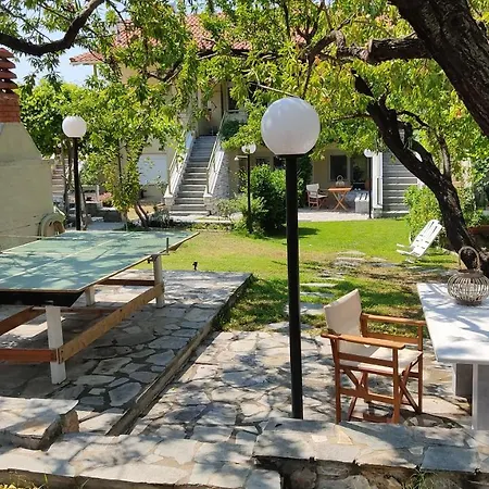 Asterias Maisonette & Holiday home