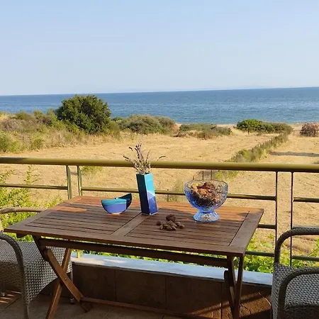 Asterias Maisonette & Holiday home *