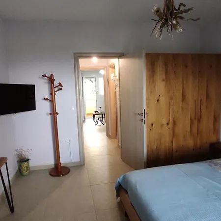 Asterias Maisonette &