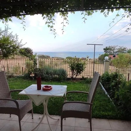 Asterias Maisonette & Holiday home *