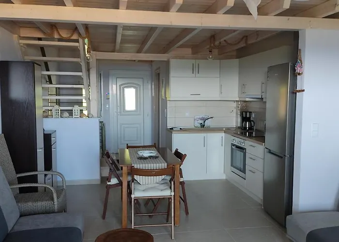 Asterias Maisonette & *