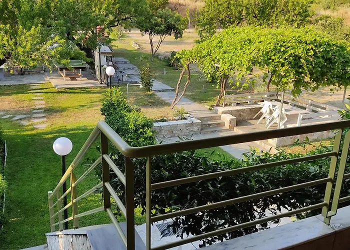 Asterias Maisonette & *