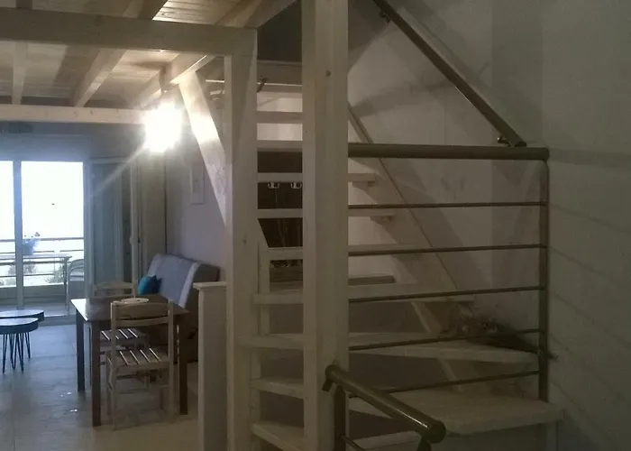 Asterias Maisonette & Ferienhaus Karianí